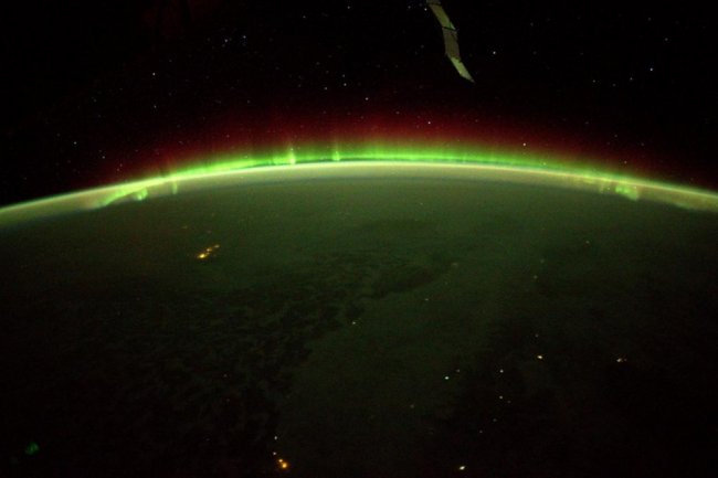 15 потрясающих фотографий прямиком с борта МКС