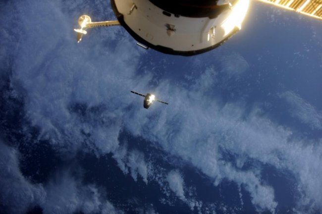 15 потрясающих фотографий прямиком с борта МКС