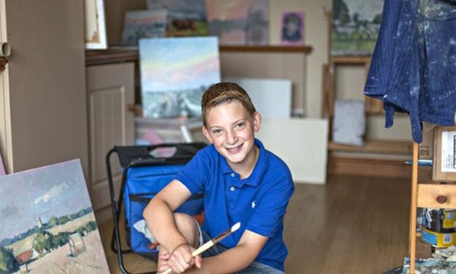 12-летний гений: мальчик купил родителям дом у озера на заработанные своими картинами деньги