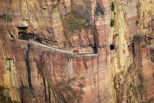 Топ-10 самых опасных дорог в мире