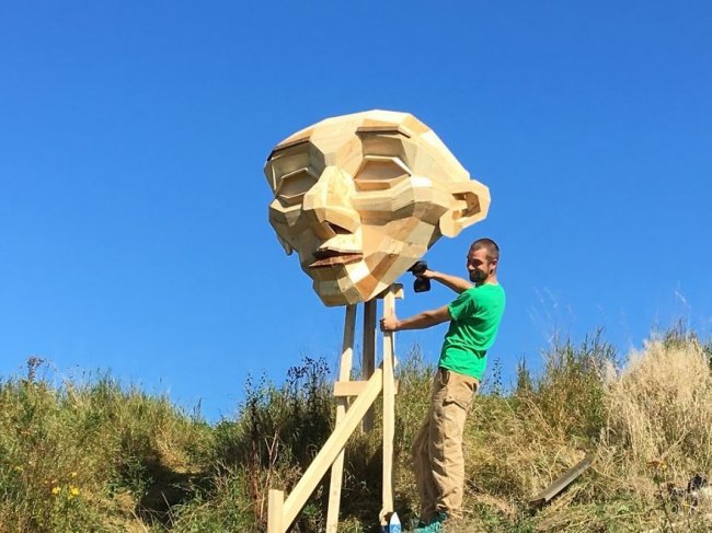 «Шесть спрятанных гигантов» датского скульптора