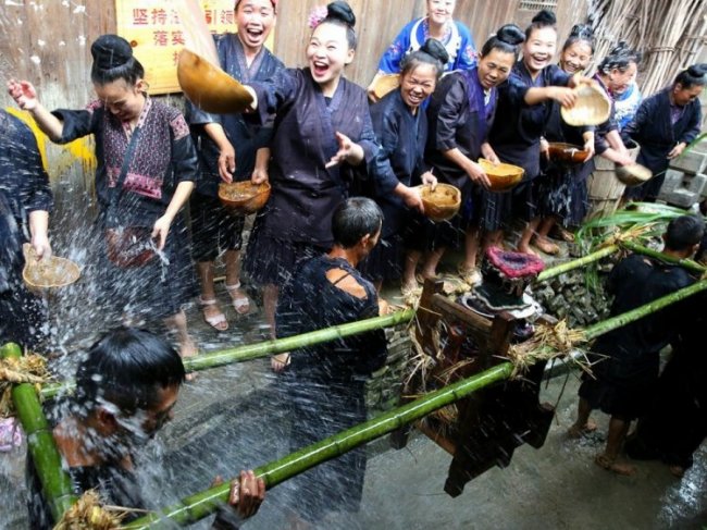 Фестиваль поклонения собакам в Китае
