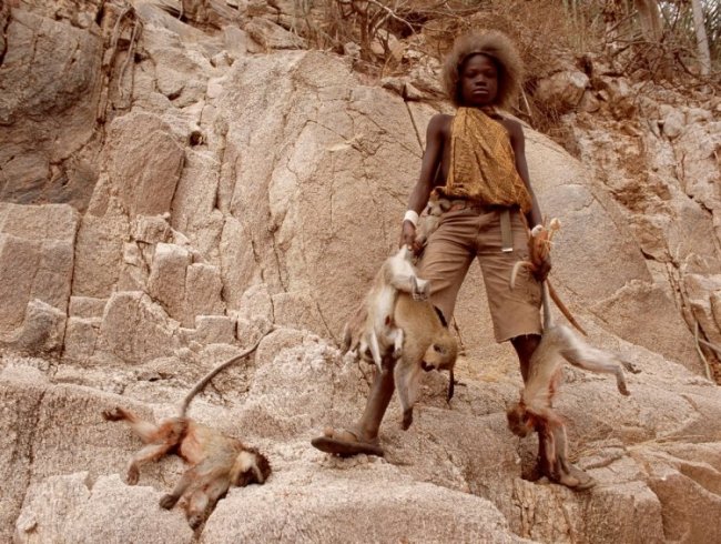 Исчезающее племя охотников-собирателей из Танзании