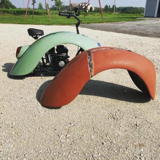 Изобретатель создал минискутер в стиле Volkswagen Beetle (12 фото)