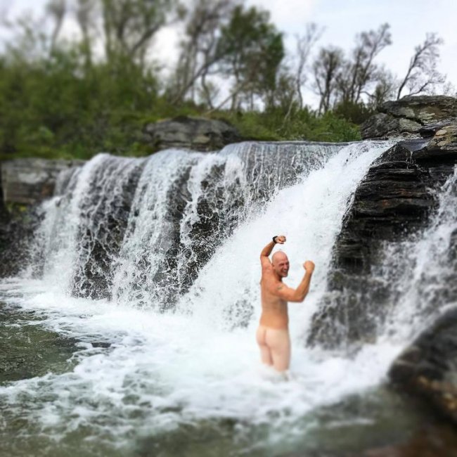 Любители купаться голышом из tumblr