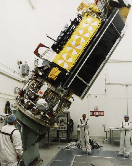 В 2003 году на калифорнийском заводе аэрокосмической корпорации проводилась рутинная сборка метеорологического спутника. Назывался он NOAA-1